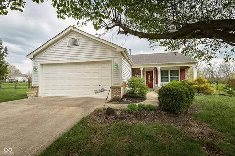 1275 Oak Ridge Ct, Brownsburg, IN 46112