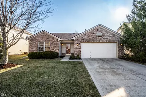 7151 N Stubbington Ln, Mccordsville, IN 46055