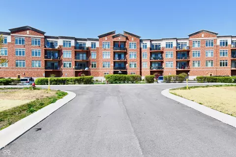 20971 Shoreline Ct #302, Noblesville, IN 46062