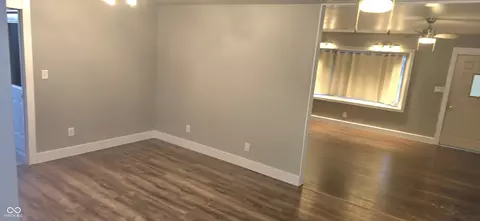 Living - 10671 E State Road 7, Columbus, IN 47203 photo 3 of 6