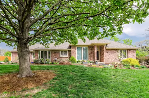 315 Rockwell Ct, Zionsville, IN 46077