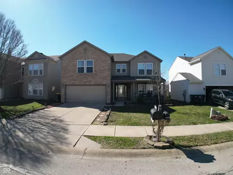 8277 S Quarter Moon Dr, Pendleton, IN 46064