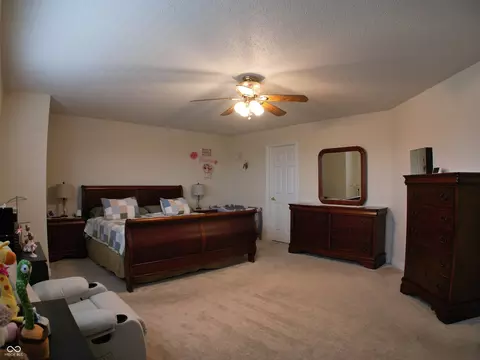 Bedroom - 8277 S Quarter Moon Dr, Pendleton, IN 46064 photo 7 of 8