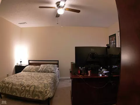 Bedroom - 8277 S Quarter Moon Dr, Pendleton, IN 46064 photo 8 of 8