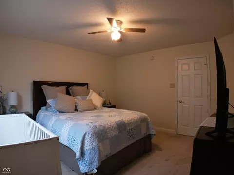 Bedroom - 8277 S Quarter Moon Dr, Pendleton, IN 46064 photo 2 of 8