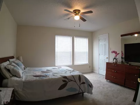Bedroom - 8277 S Quarter Moon Dr, Pendleton, IN 46064 photo 3 of 8
