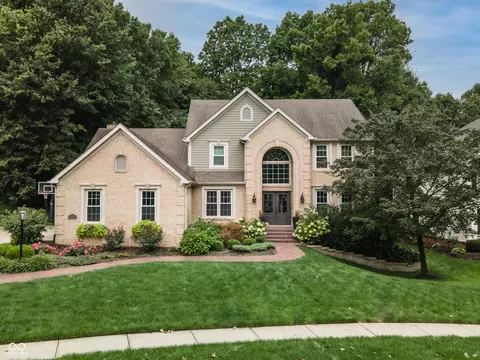 9767 Fortune Dr, Fishers, IN 46037