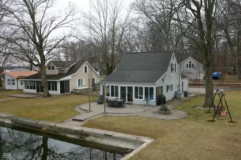 96 Ems T48a Ln, Syracuse, IN 46567