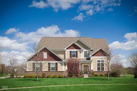 8920 Sandstone Pl, Zionsville, IN 46077