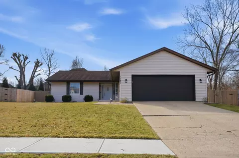 1181 Pilgrim Rd, Greenwood, IN 46142