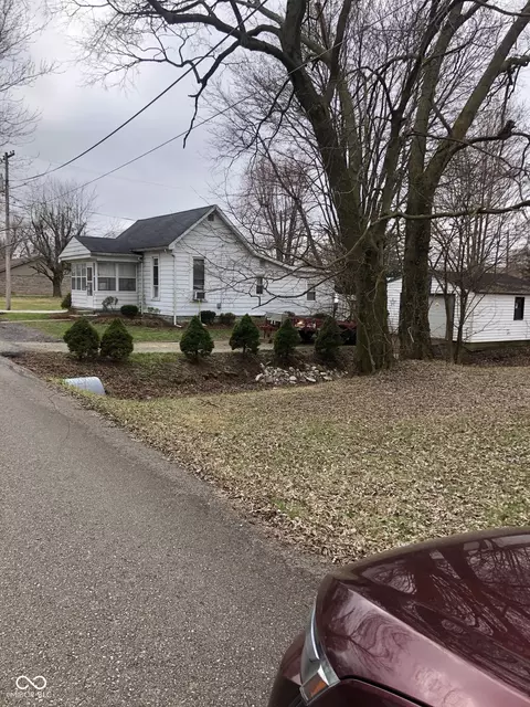 132 Southeast St, Charlottesville, IN 46117