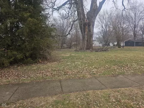 218 Douglas St, Greenfield, IN 46140