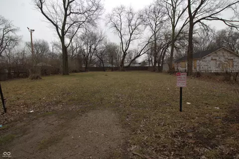 3225 S Lyons Ave, Indianapolis, IN 46221