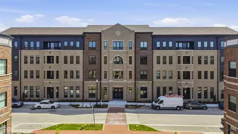 925 Veterans Way #104, Carmel, IN 46032