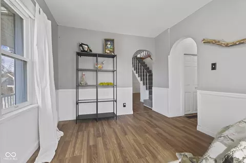 Entry Way - 227 Jefferson St, Pendleton, IN 46064 photo 5 of 8