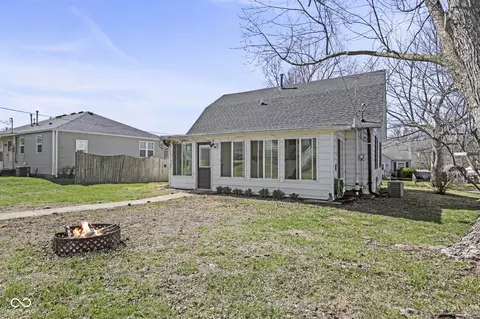 Exterior - 227 Jefferson St, Pendleton, IN 46064 photo 3 of 3