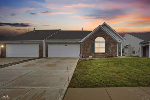 6207 Crystal View Dr, Indianapolis, IN 46237