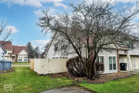 8012 Valley Farms Ct, Indianapolis, IN 46214