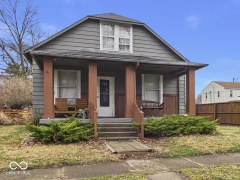 809 College Dr, Anderson, IN 46012