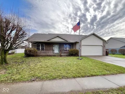 1149 Whipporwill Dr, Seymour, IN 47274