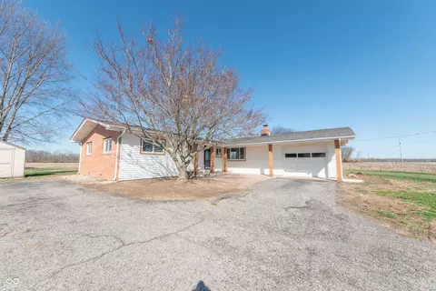7642 S 800 E, Edinburgh, IN 46124