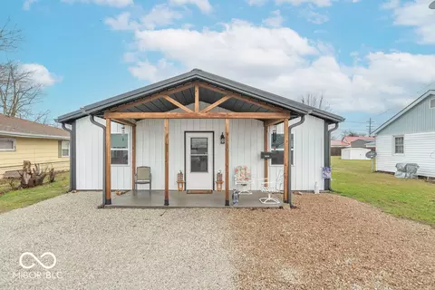 1040 Roosevelt St, Linton, IN 47441