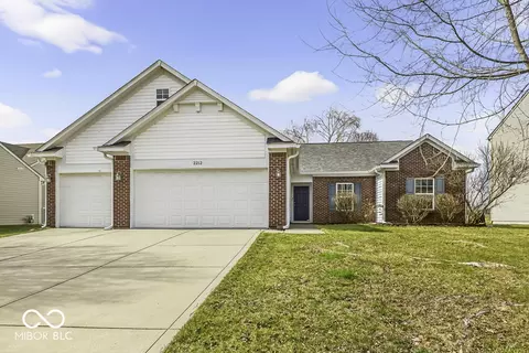 2212 Southlake Ave E, Greenwood, IN 46143