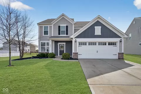 6895 Shooting Star Dr, Whitestown, IN 46075