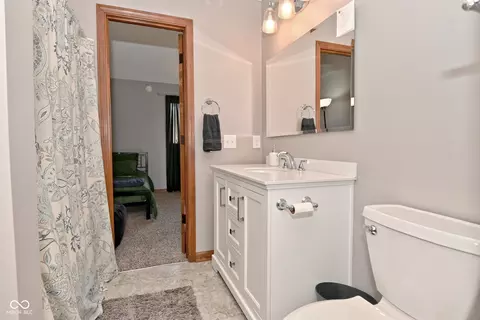Bath - 537 Wayside Ct, Plainfield, IN 46168 photo 3 of 7