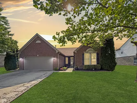 9302 N Bayland Dr, Mccordsville, IN 46055