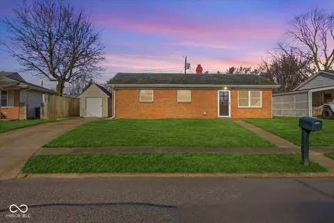 913 Delman Dr, Shelbyville, IN 46176