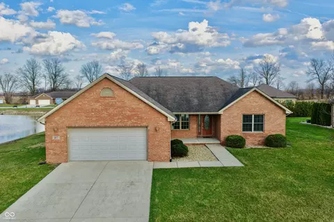 1977 Sophia Ln, Seymour, IN 47274