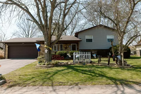 7416 Troon Dr, Indianapolis, IN 46237