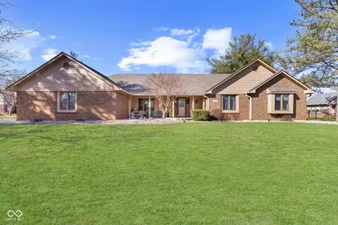 238 Lake Dr, Greenwood, IN 46142