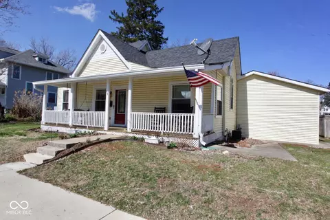 54 W High St, Mooresville, IN 46158