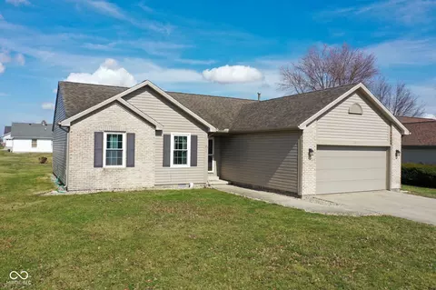 31 Hickory Ln S, Crawfordsville, IN 47933