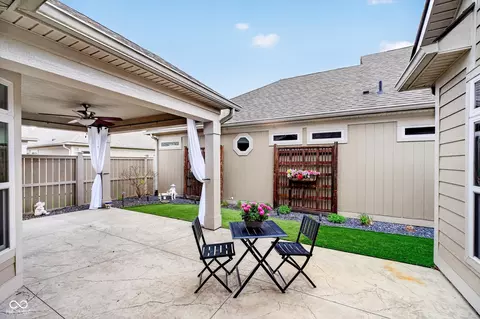 332 Maple View Dr, Westfield, IN 46074