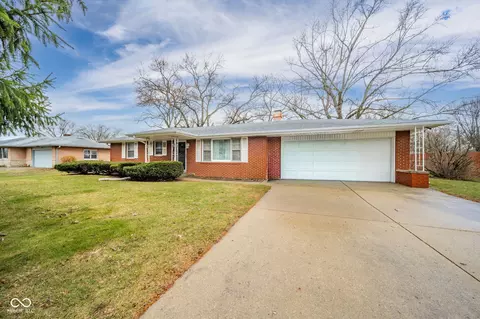 1920 E 49th St, Anderson, IN 46013