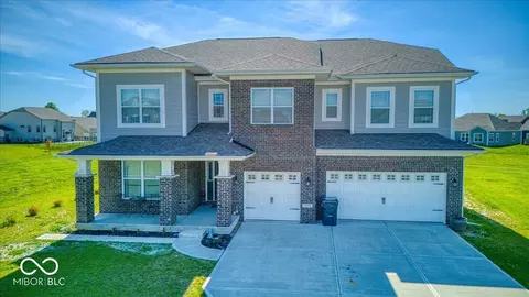 3914 War Admiral Ct, Bargersville, IN 46106