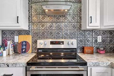 Kitchen - 785 W Cedar Bluff Rd, Bloomington, IN 47403 photo 2 of 4