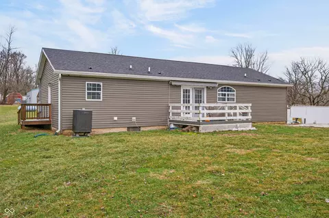 Exterior - 785 W Cedar Bluff Rd, Bloomington, IN 47403 photo 7 of 12