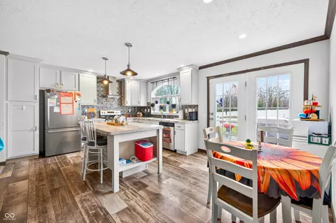 Kitchen - 785 W Cedar Bluff Rd, Bloomington, IN 47403 photo 1 of 4