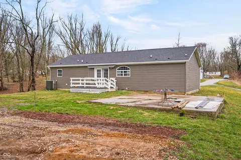 Exterior - 785 W Cedar Bluff Rd, Bloomington, IN 47403 photo 5 of 12