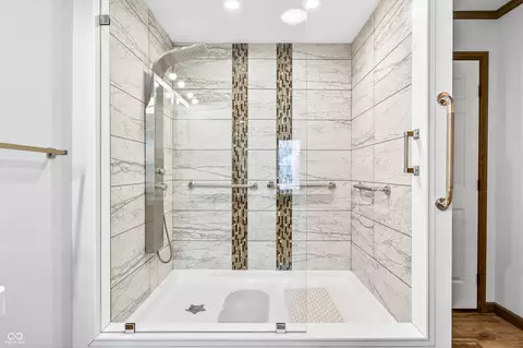 Bath - 785 W Cedar Bluff Rd, Bloomington, IN 47403 photo 4 of 6