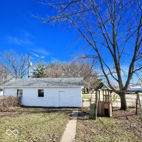 Exterior - 1302 5th St, Covington, IN 47932 photo 2 of 2