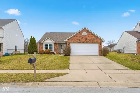 781 Hollowood Ln, Avon, IN 46123