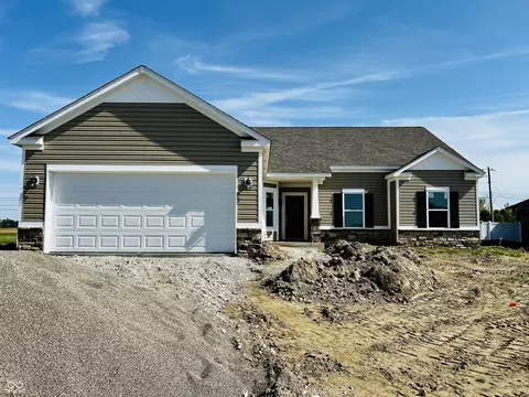 6800 Coreopsis Ln, Seymour, IN 47274