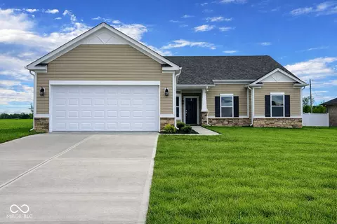 6800 Coreopsis Ln, Seymour, IN 47274