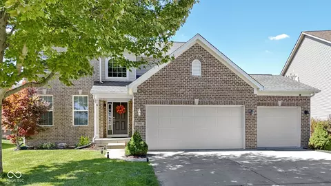 7806 Sea Eagle Cir, Zionsville, IN 46077