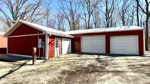 Exterior - 10517 N Barnard Rd, Pendleton, IN 46064 photo 11 of 18